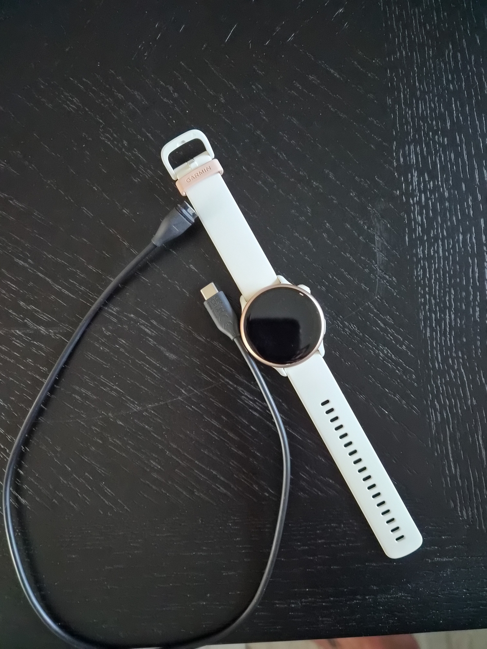Garmin Rose Gold Smartwatch - Sleek Fitness Wearable
